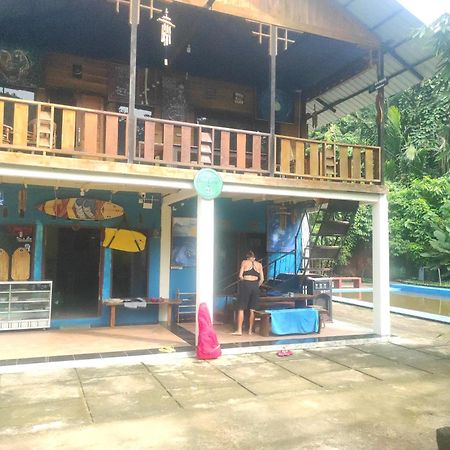 Air Manis Secret Surfcamp Apartment Taluk Batung Exterior photo