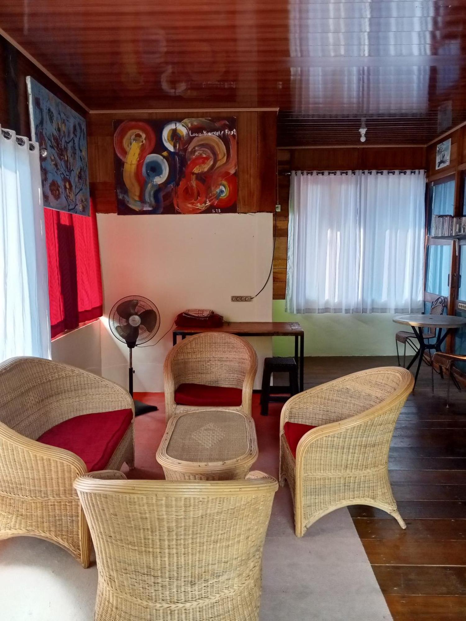 Air Manis Secret Surfcamp Apartment Taluk Batung Exterior photo