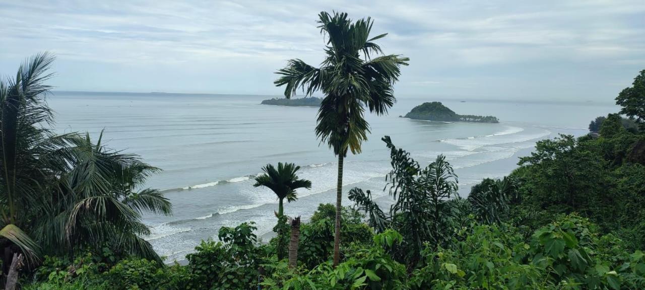 Air Manis Secret Surfcamp Apartment Taluk Batung Exterior photo