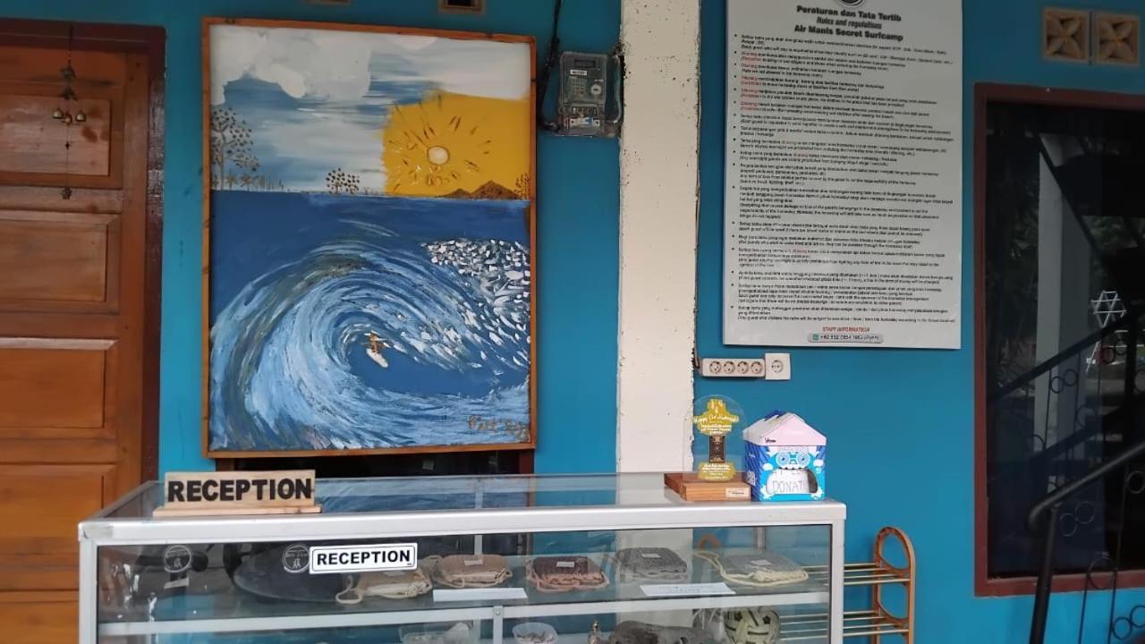 Air Manis Secret Surfcamp Apartment Taluk Batung Exterior photo