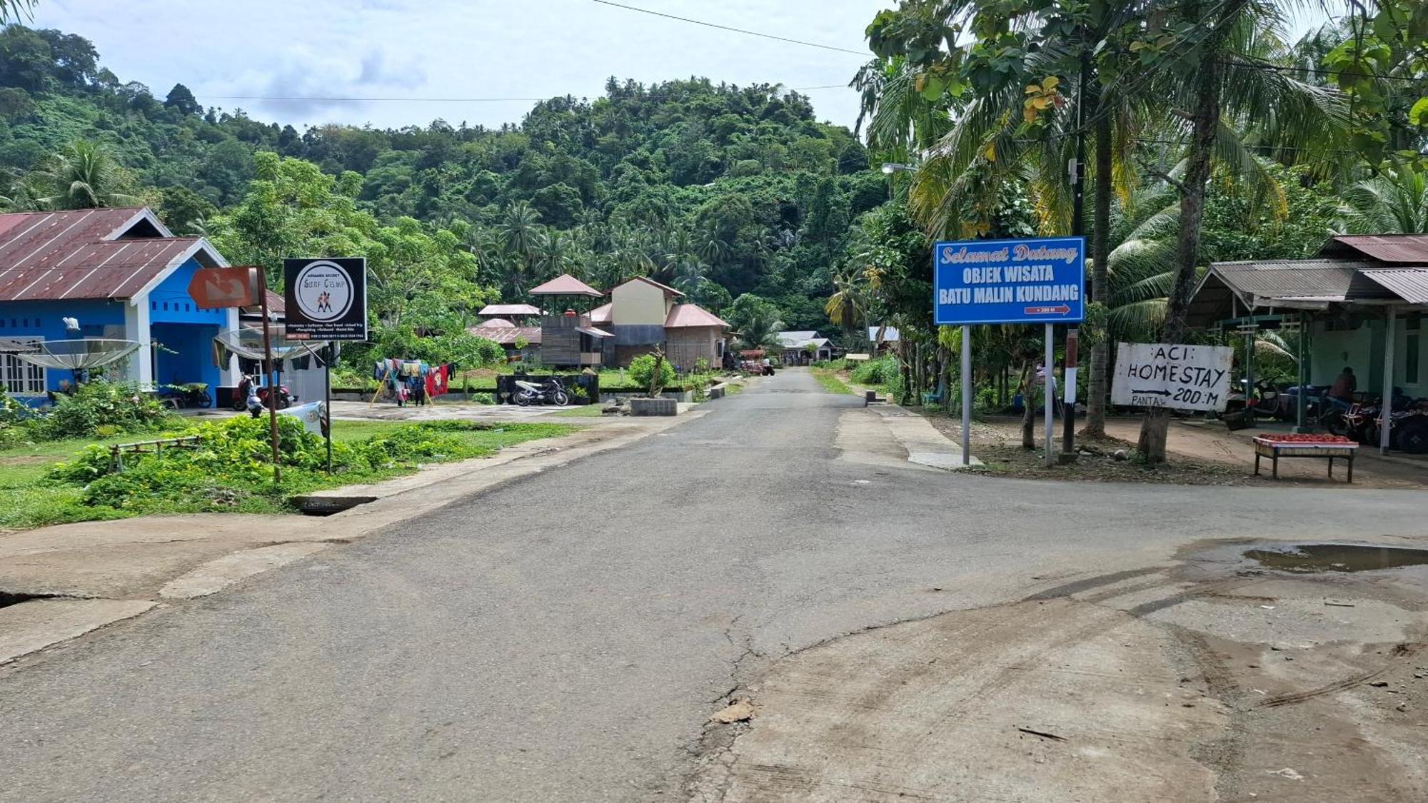Air Manis Secret Surfcamp Apartment Taluk Batung Exterior photo